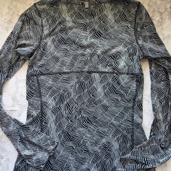 Nike Running Women's Dri-Fit Long-Sleeve Running Shirt Sz XS - Picture 2 of 9